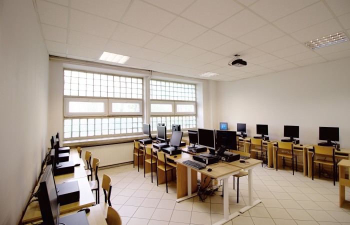 Warszawa, Wola, Wola, al. Prymasa Tysiąclecia, Lokal użytkowy 600 m2 na 2 p. budynku - uczelnia